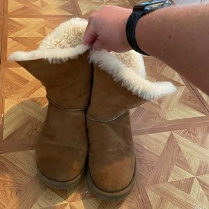 Uggs Bailey Button
